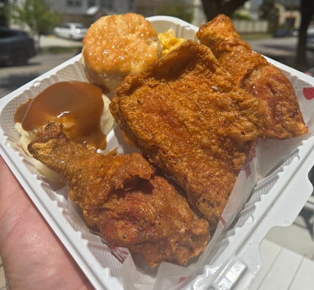 Phil's Chicken Box (3 Piece Dark) (Drink).